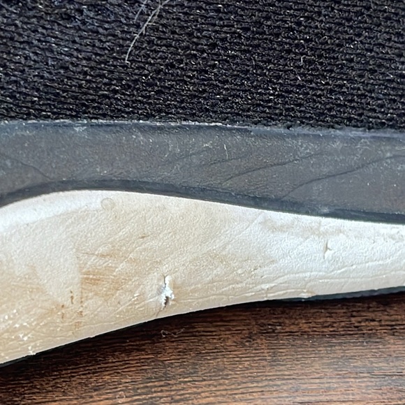 Lululemon Chargefeel Mid Womens Workout Shoe
Black / Anchor / White Size 7 - Picture 5 of 13